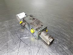 Sennebogen 818E - Counter balance valve/Senkbremsventile